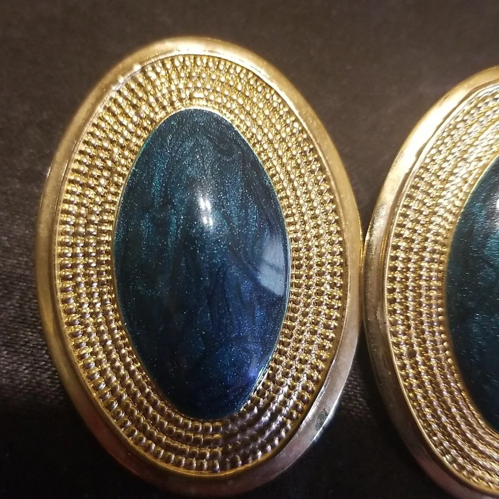 Vintage Gold Tone with Smimmery Teal and Black Center Earrings